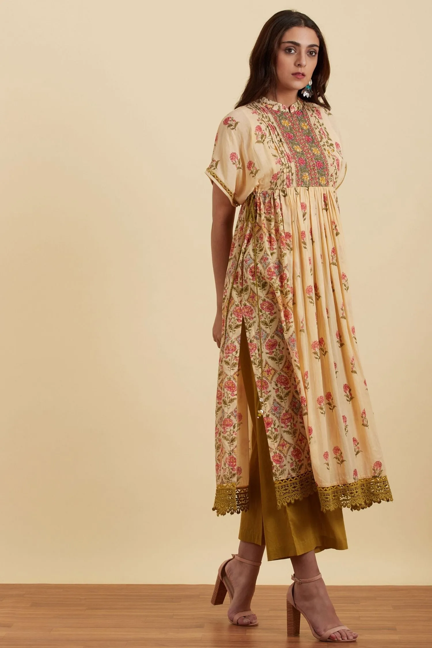 Beige Paisley Print Kurta With Trousers