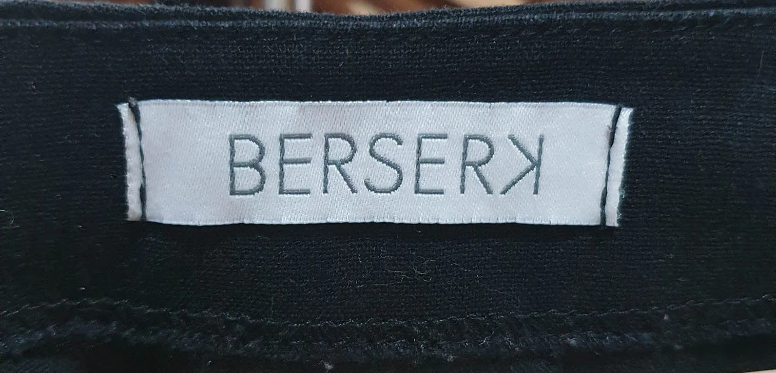 Beserk Australia black linen mix top size L