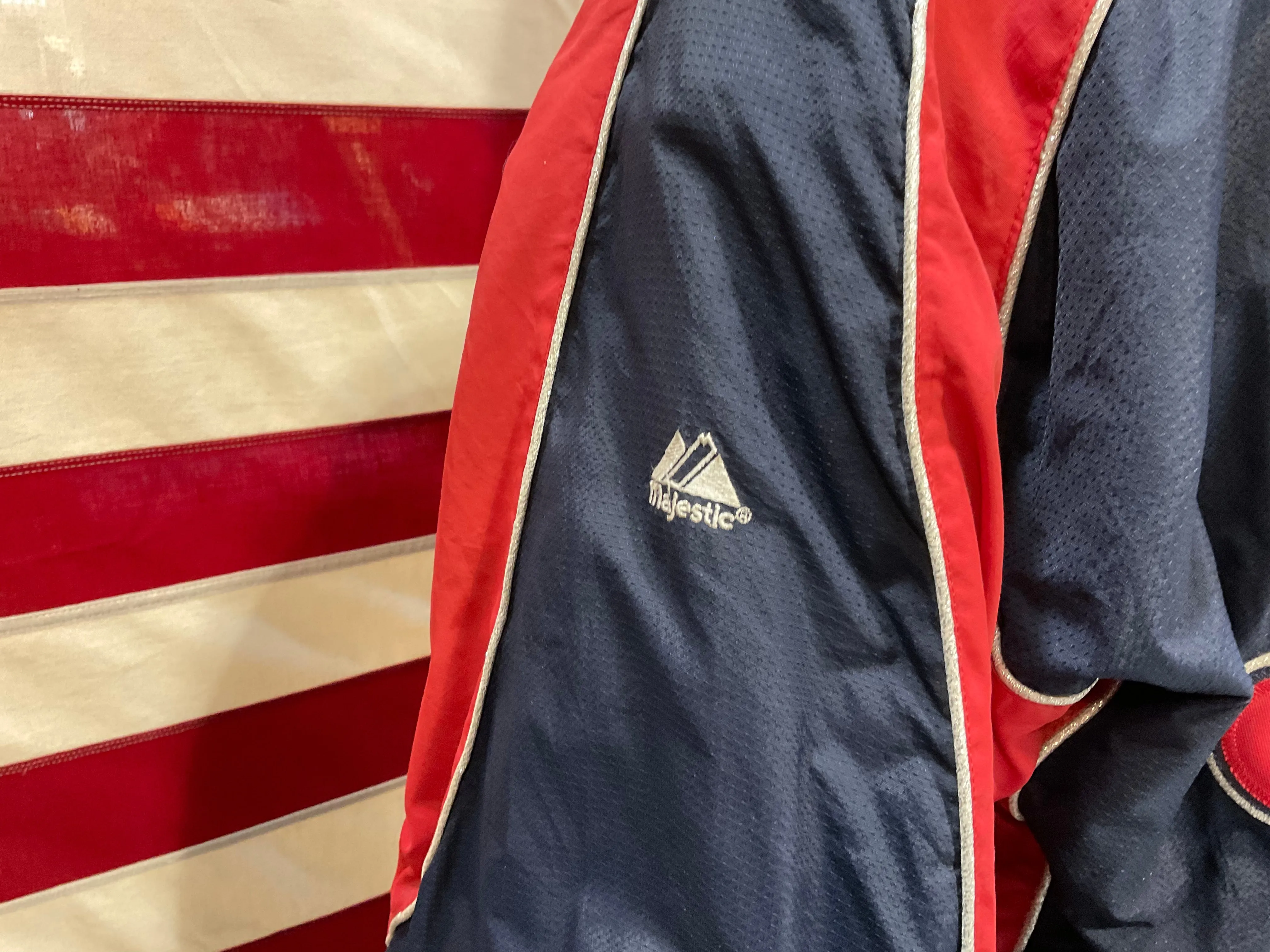 Cleveland Indians MLB Vintage 90’s Mens Nylon Lined Jacket By Majestic®️Authentic Collection™️