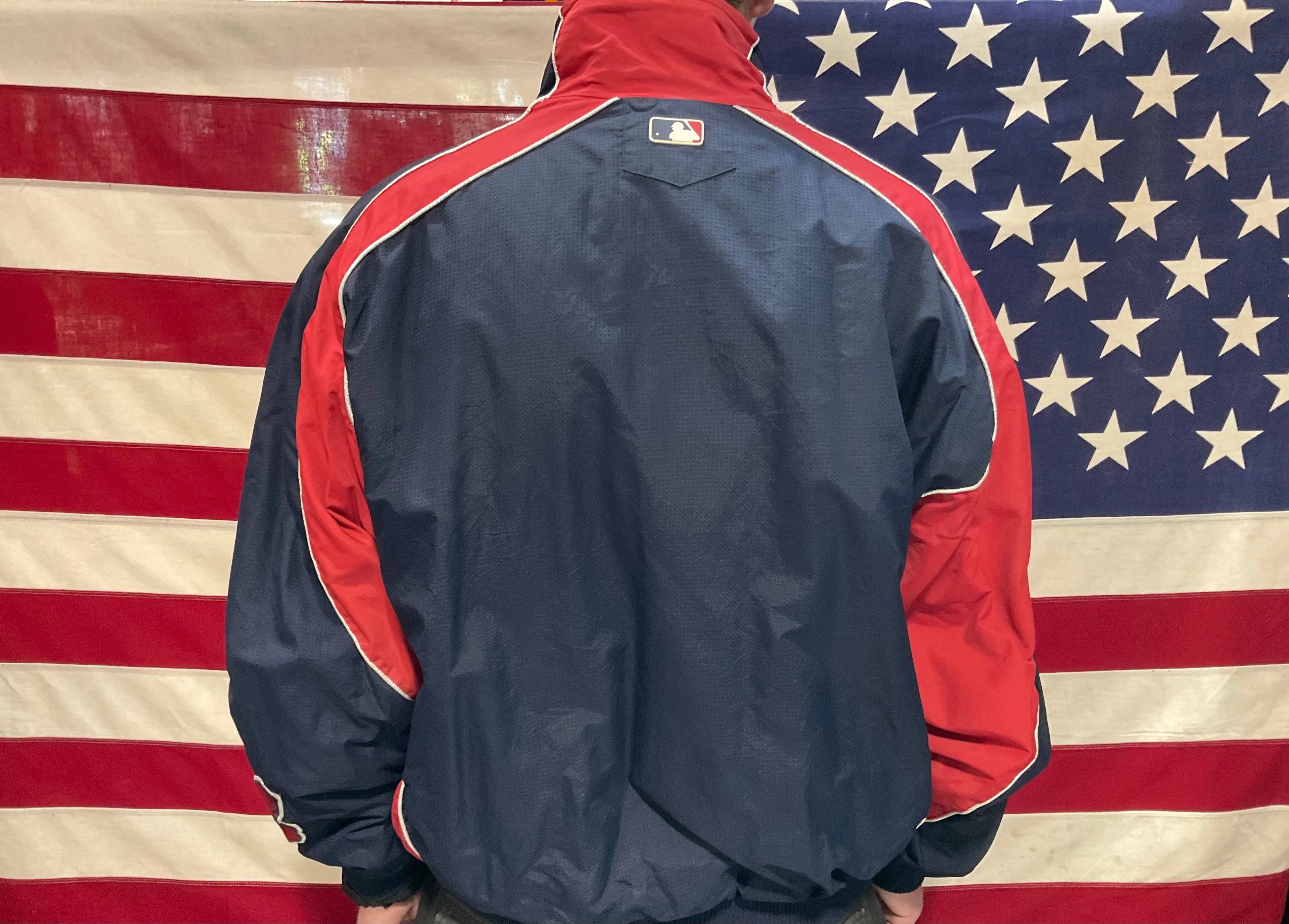 Cleveland Indians MLB Vintage 90’s Mens Nylon Lined Jacket By Majestic®️Authentic Collection™️