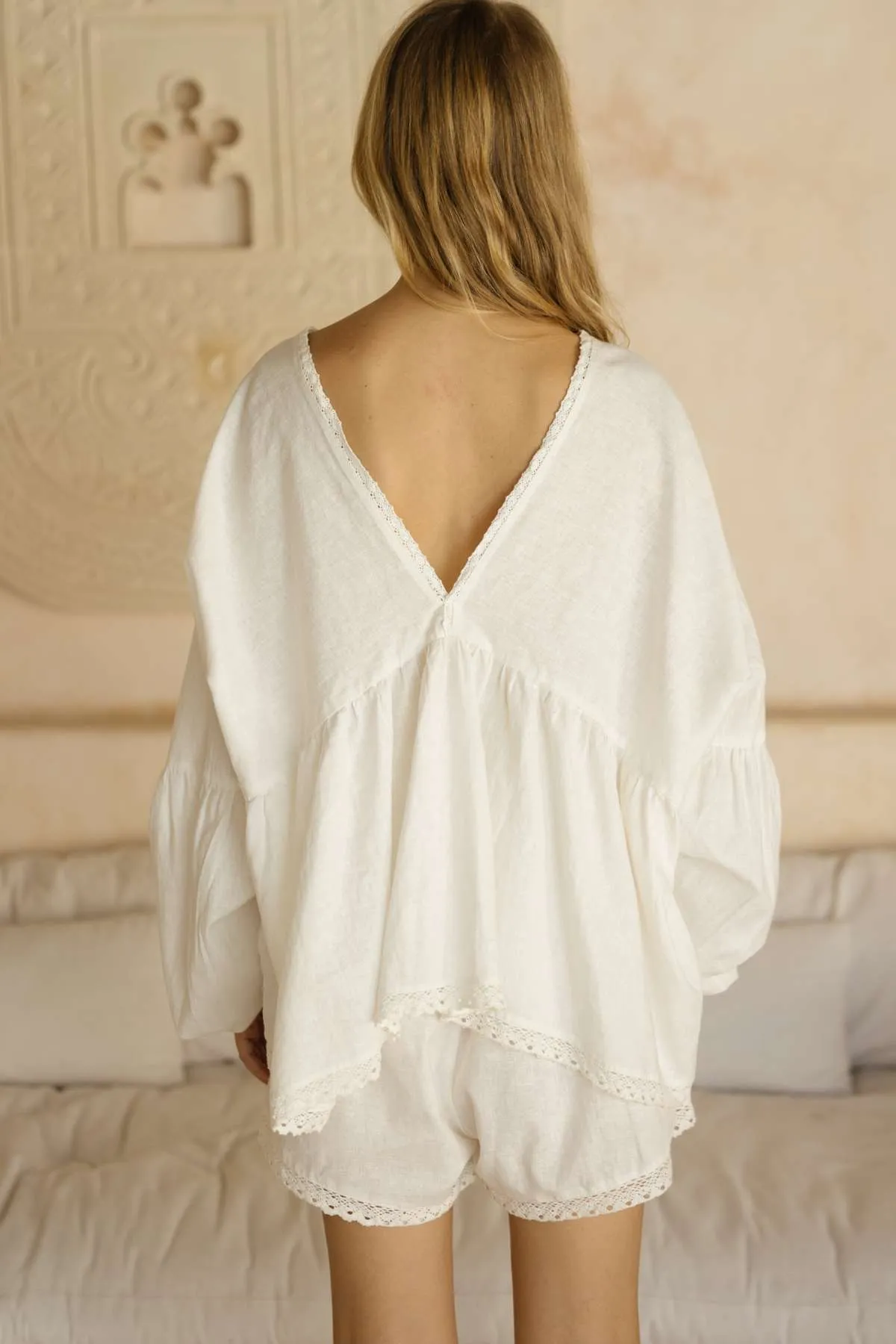 Eva Linen Top Lace Edition