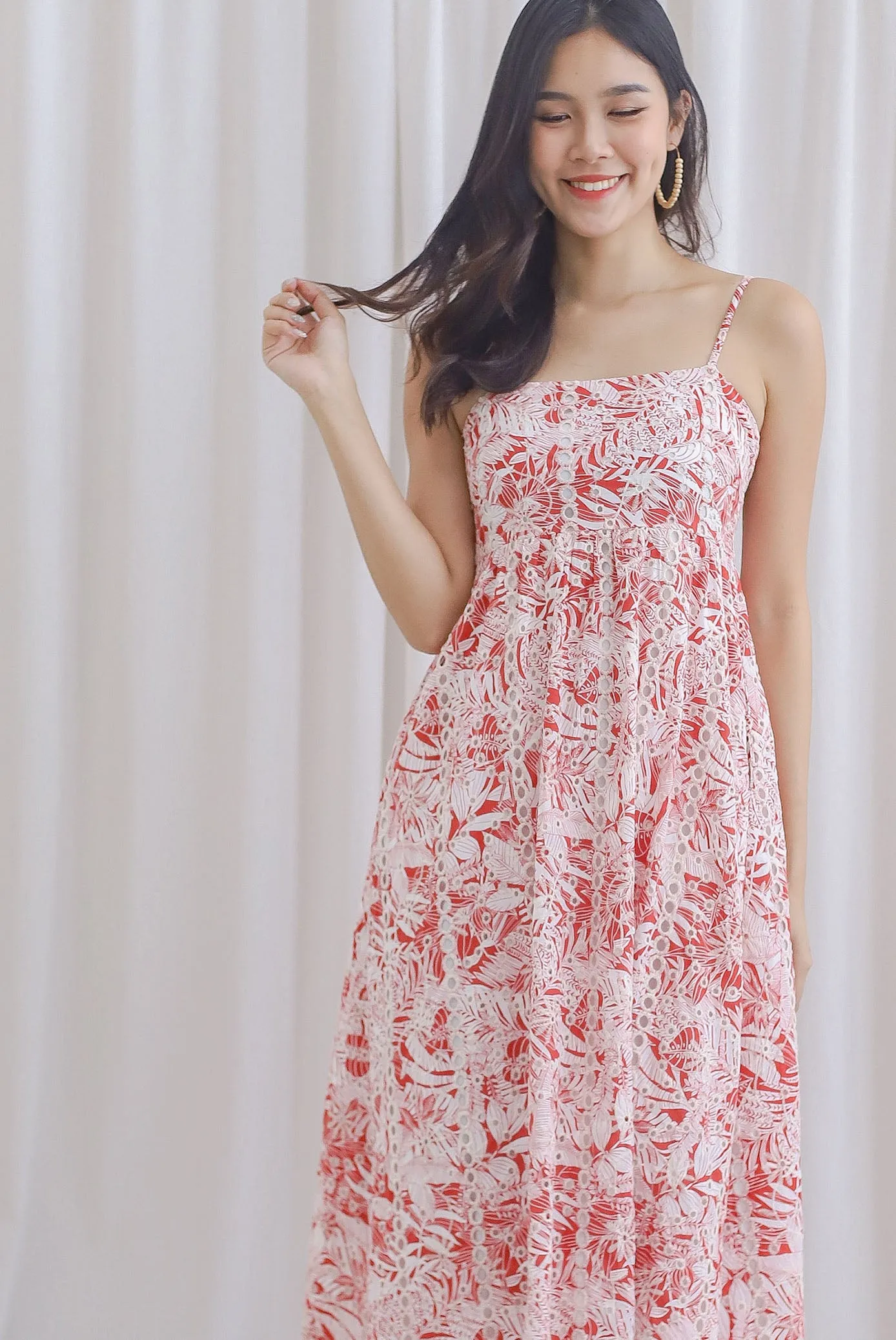 Giselle Leafy Embro Spahgetti Maxi Dress In Red
