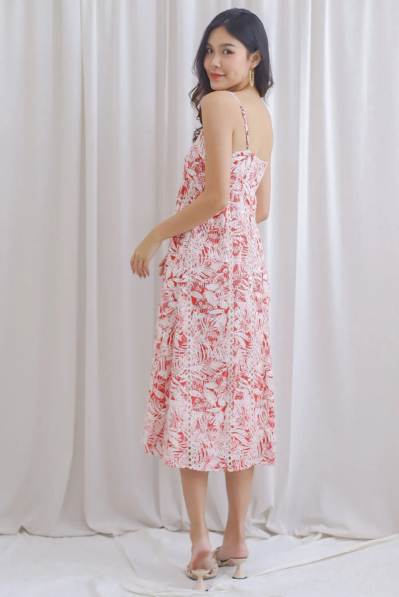 Giselle Leafy Embro Spahgetti Maxi Dress In Red