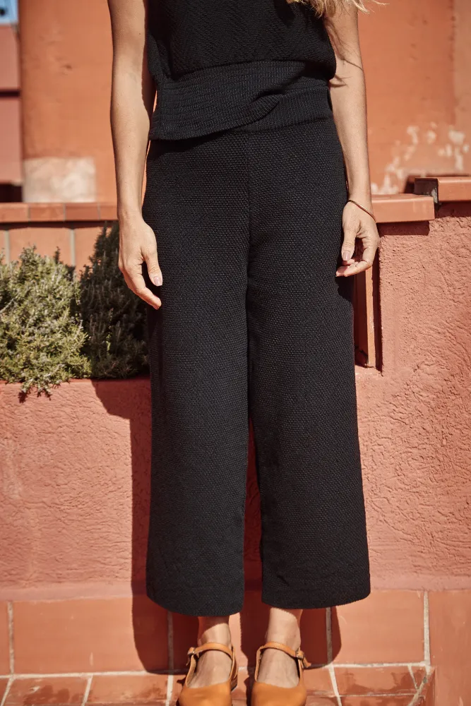 LOUISA Cropped Pants in Organic Cotton - Black