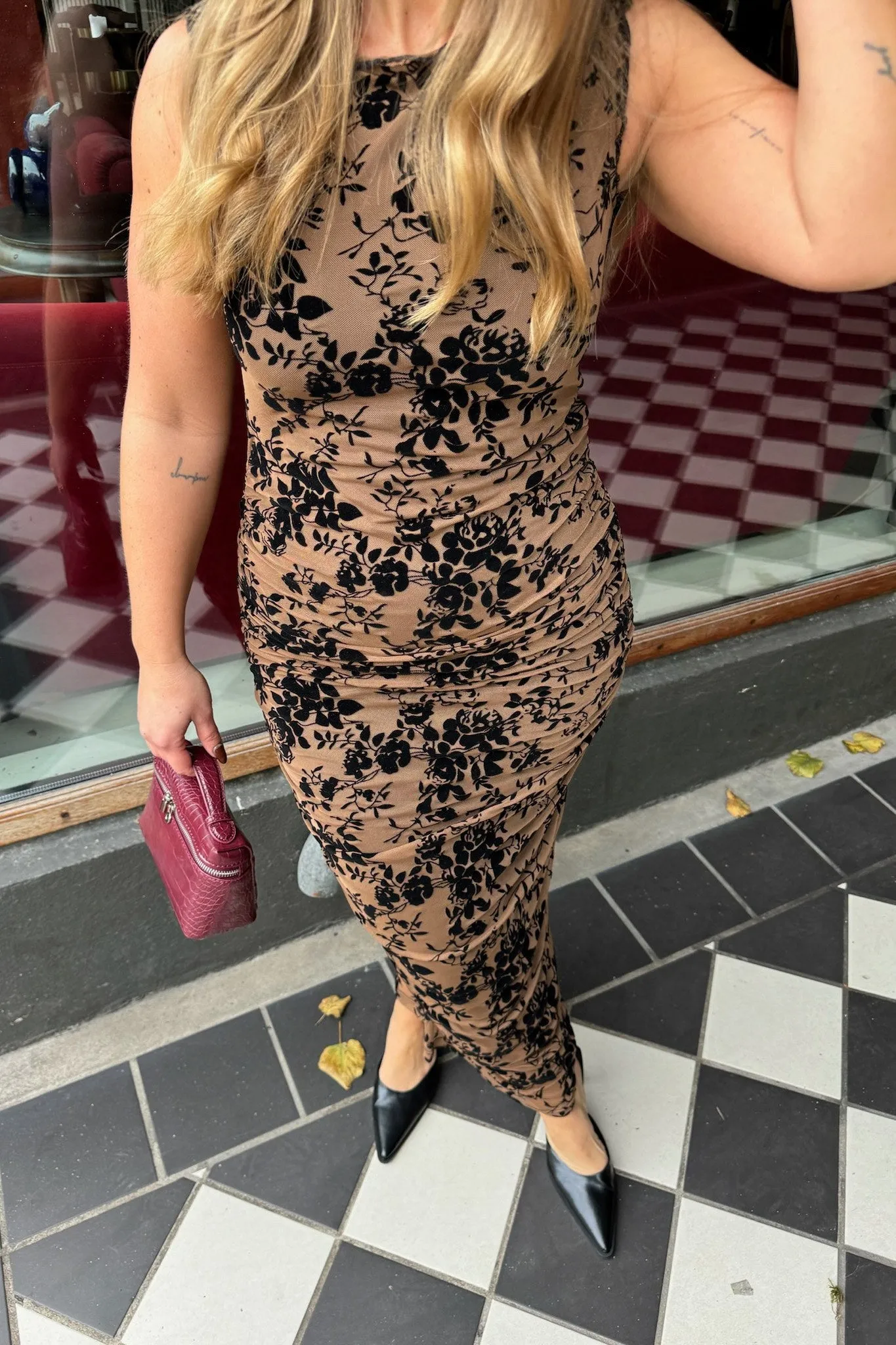 MiraIC Mesh Dress - Beige Sort Blomster Print