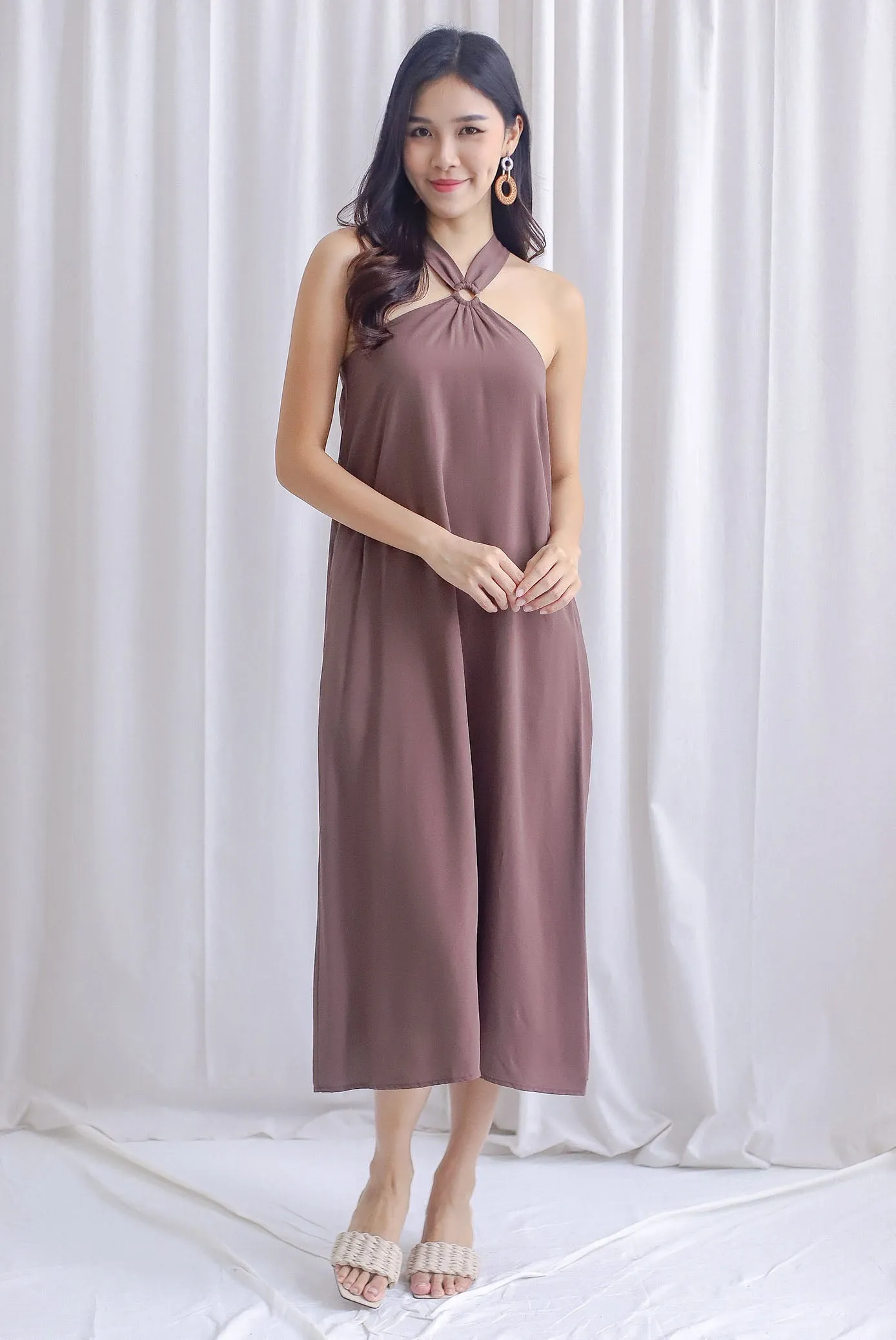 Ofelia Halter Loop Maxi Dress In Chocolate