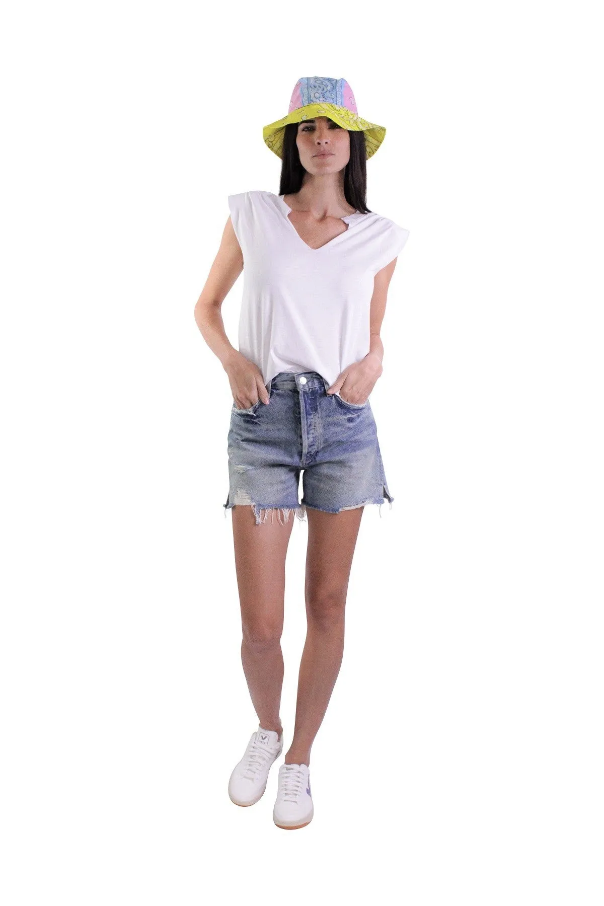 Padded Shoulder V-Neck Top in Blanc
