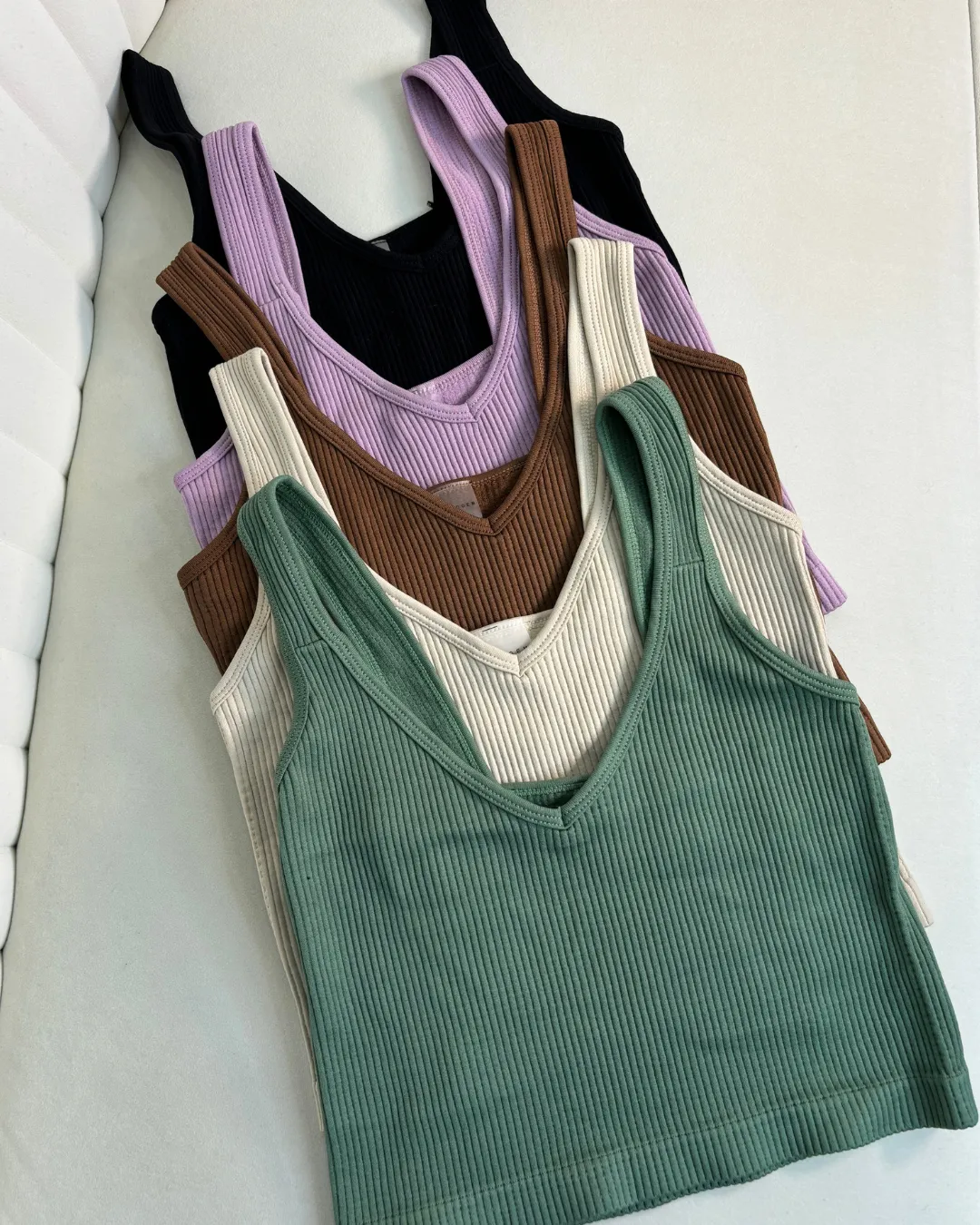 Seamless V-neckline Crop Top